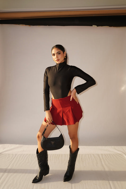 Body Cavado Negro Cuello Alto